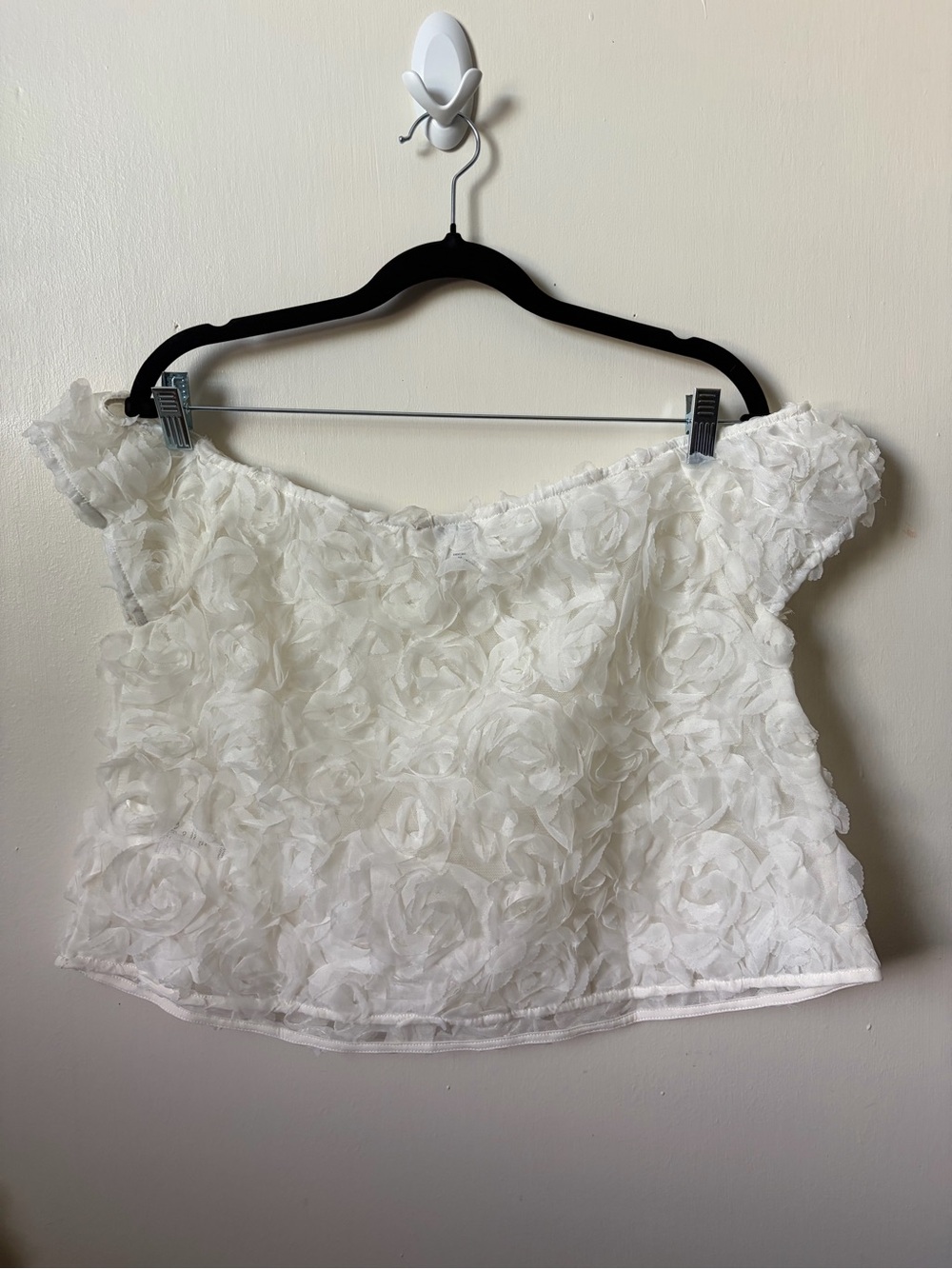 Anthropologie White Off-Shoulder 3D Floral Appliqué Top - Picture 5 of 6